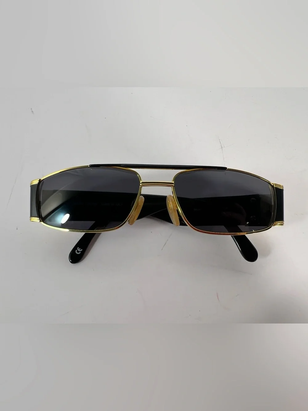 5104: Vintage Gianni Versace GV7 Medusa Black & Gold Sunglasses Made in Italy